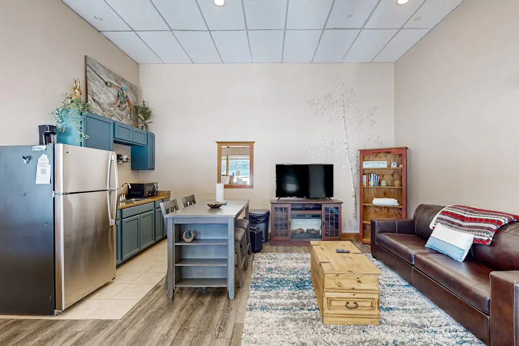 Lakefront Keystone Studio