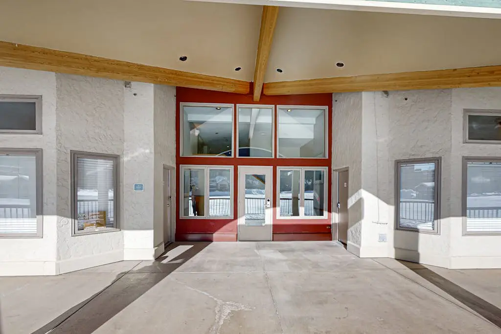 Lakefront Keystone Studio