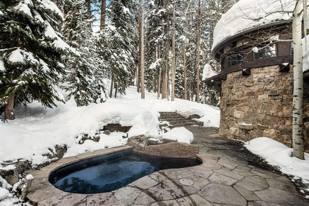 Spectacular ski-in/ski-out chateau with hot tub, gym, movie room, & in-home spa