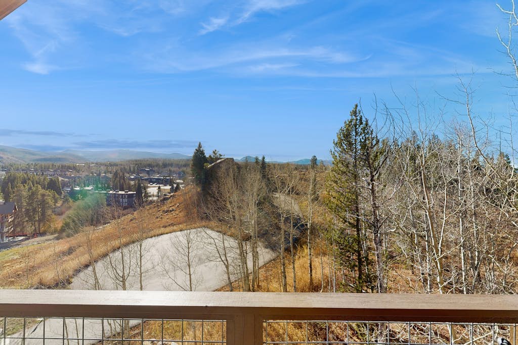 Modern townhome w/ mountain views, 2 outdoor spaces, & a gas grill