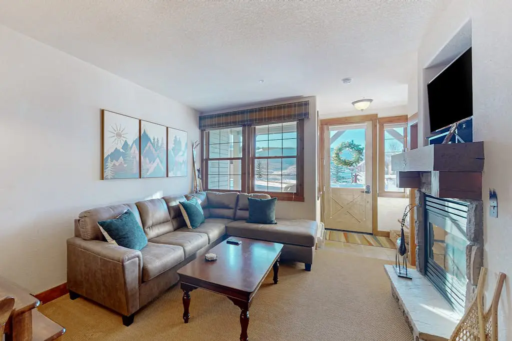 Kicking Horse Lodges 5-102