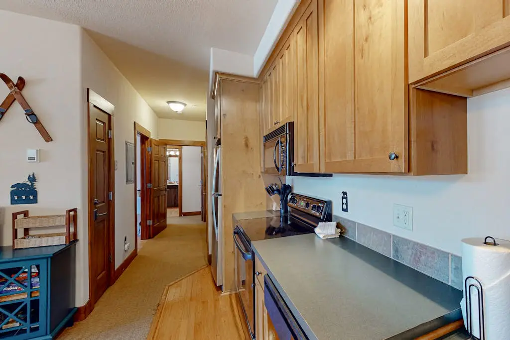 Kicking Horse Lodges 5-102