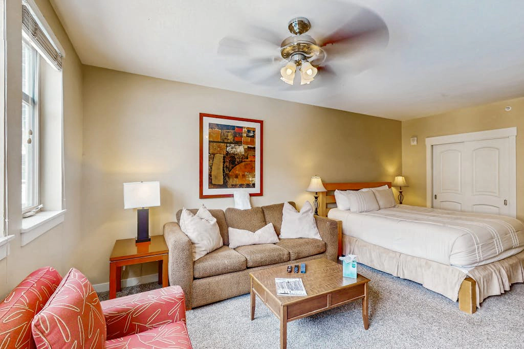 Founders Pointe Condo