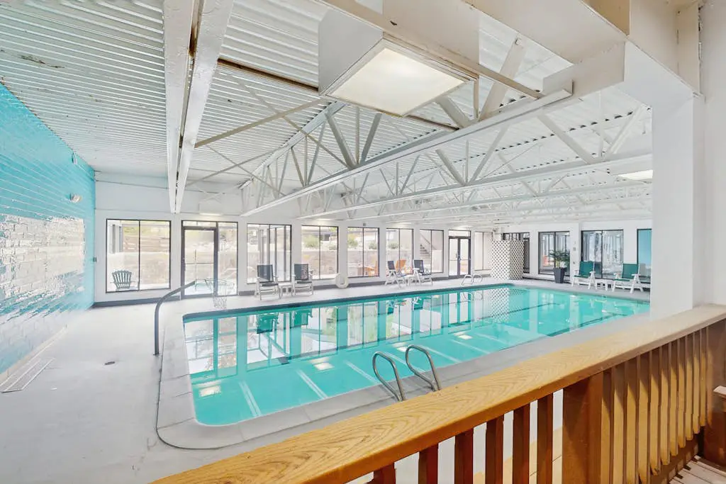 Snowblaze Condominiums E103
