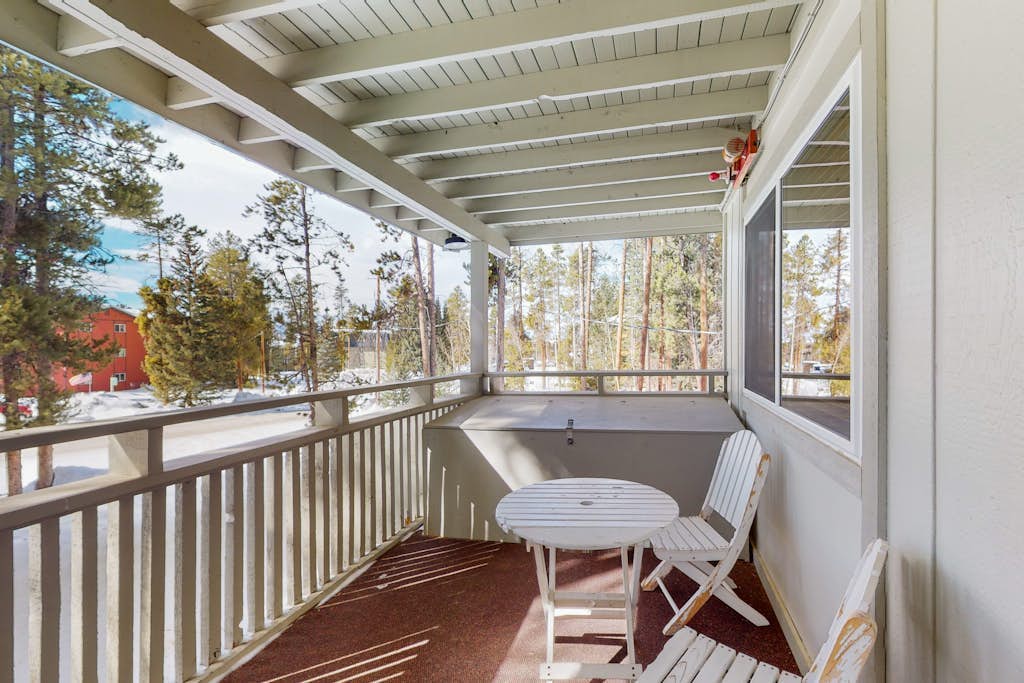 Beautiful mountain-view condo with hot tubs, heated pool, fireplace, pool table