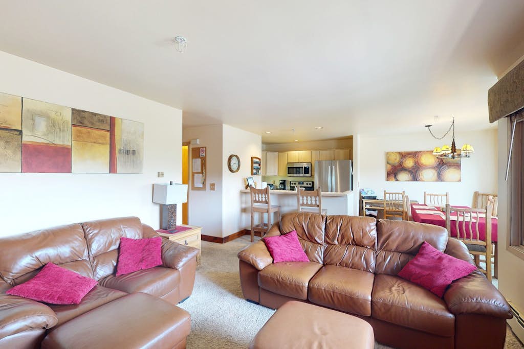 Wildernest Condo Close to Top Ski Resorts  + Free WiFi