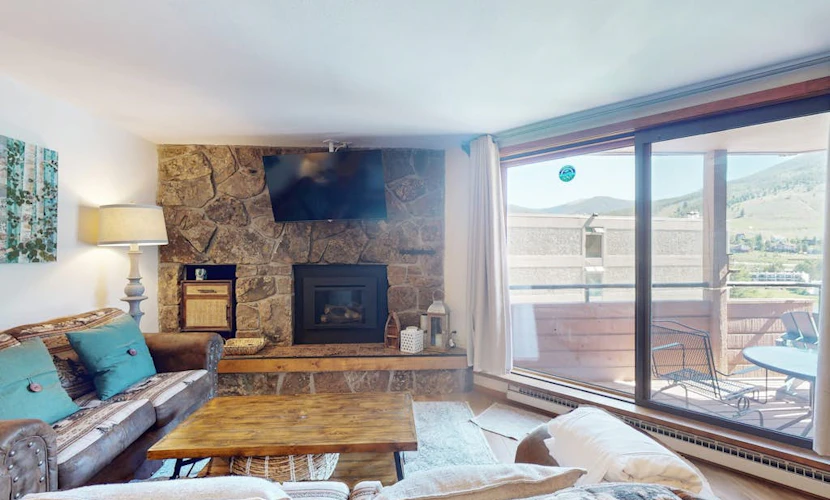 Cozy Lakefront Condo w/ Free WiFi, Gas Fireplace, Shared Hot Tub, & Pool