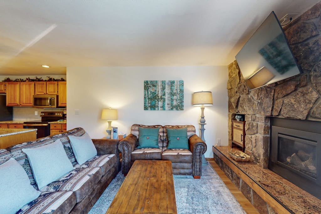 Cozy Lakefront Condo w/ Free WiFi, Gas Fireplace, Shared Hot Tub, & Pool