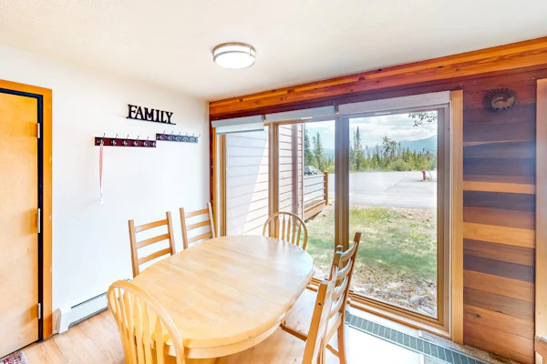 Comfy condo with furnished patio, & wood-burning fireplace