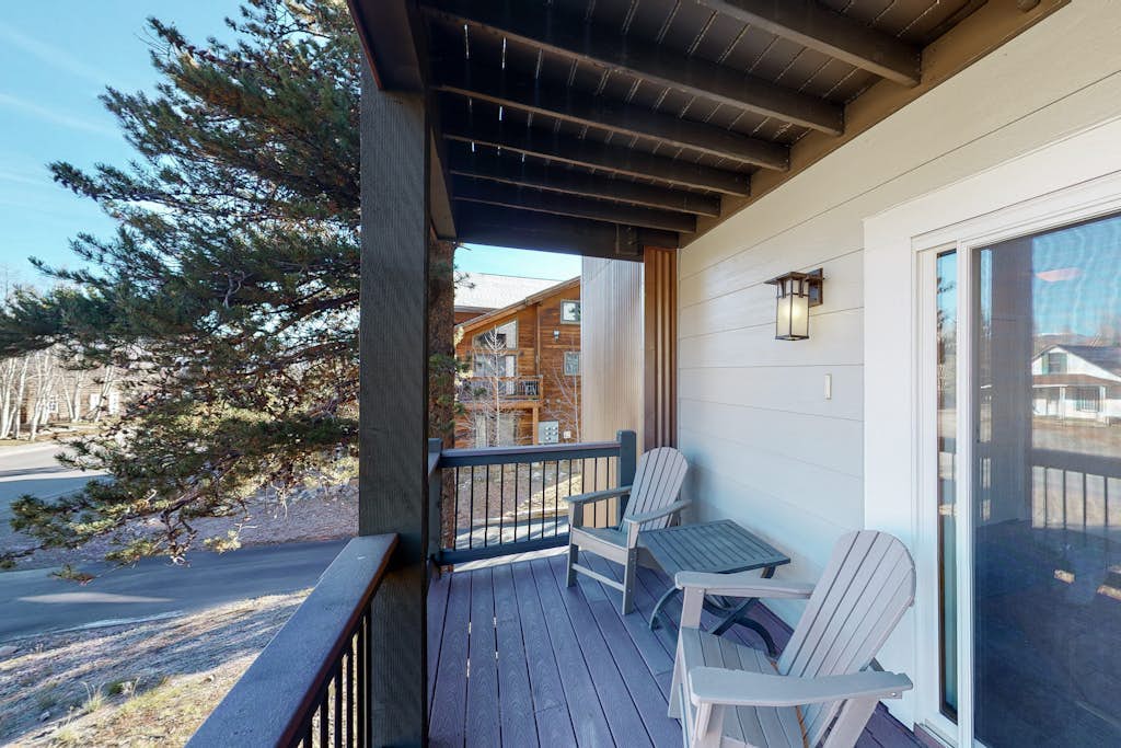 Mountain View Escape with WiFi - 1 Block to Main Street, Near Reservoir & Skiing