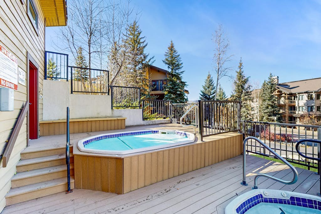 Upscale Ski Condo w/ WiFi, Guest Fireplaces, 2 Shared Hot Tubs, & Partial AC