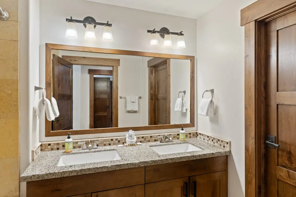 Trailhead Lodge 2102