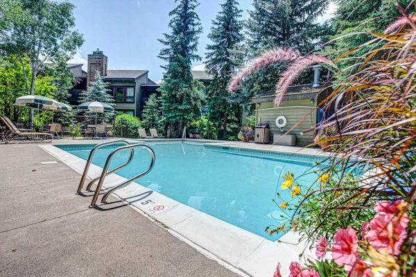 Updated Steamboat condo with pool, hot tubs, & W/D - near lifts