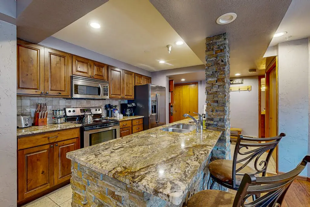 Torian Plum Plaza 207