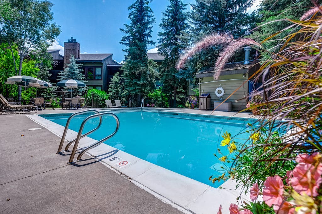 Classic Steamboat lodge-style condo with hot tubs & pool