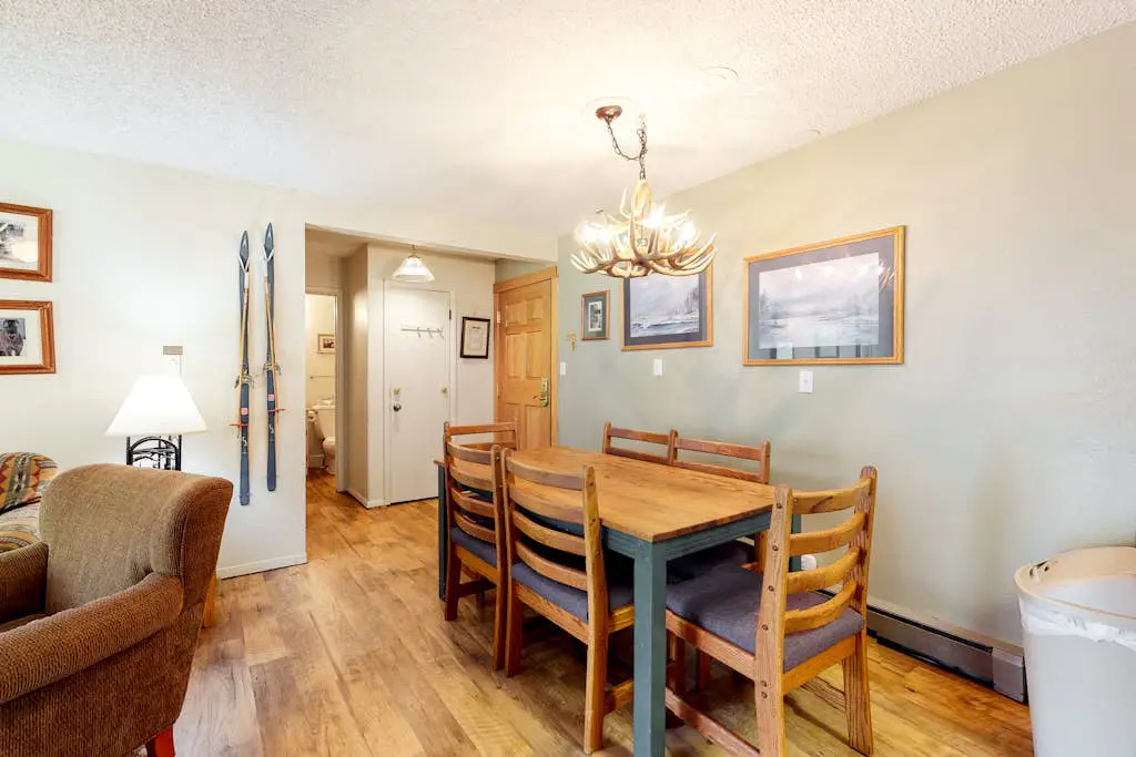 Ski Inn 226
