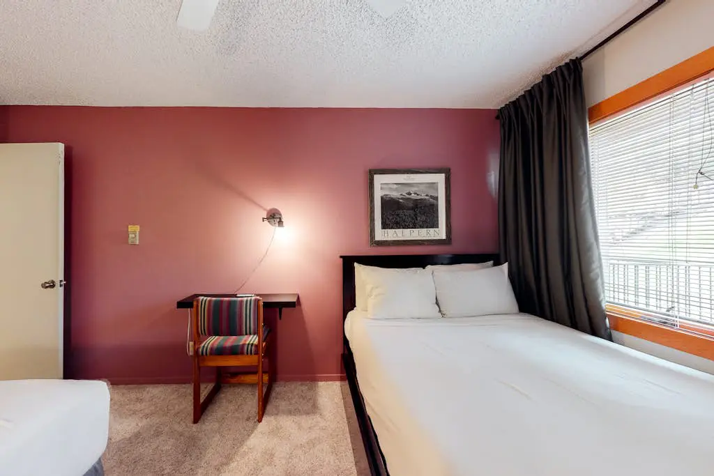 Ski Inn 226