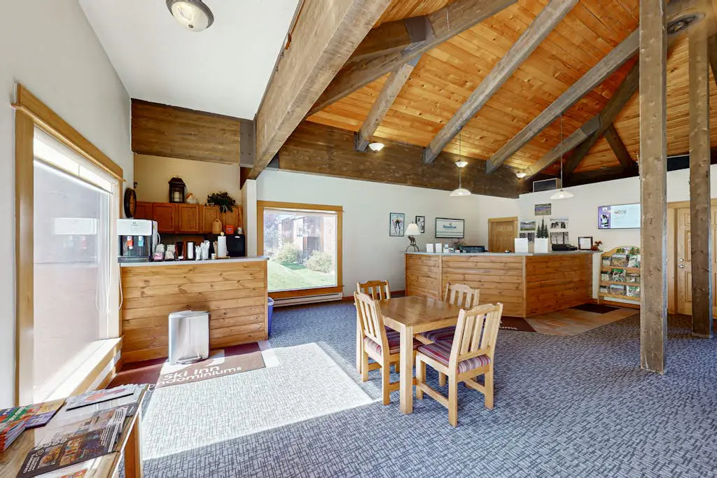 Ski Inn 226