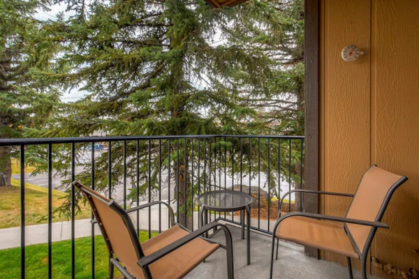 Ski-in/ski-out home w/ shared hot tub & sauna - close to lifts, events, & trails
