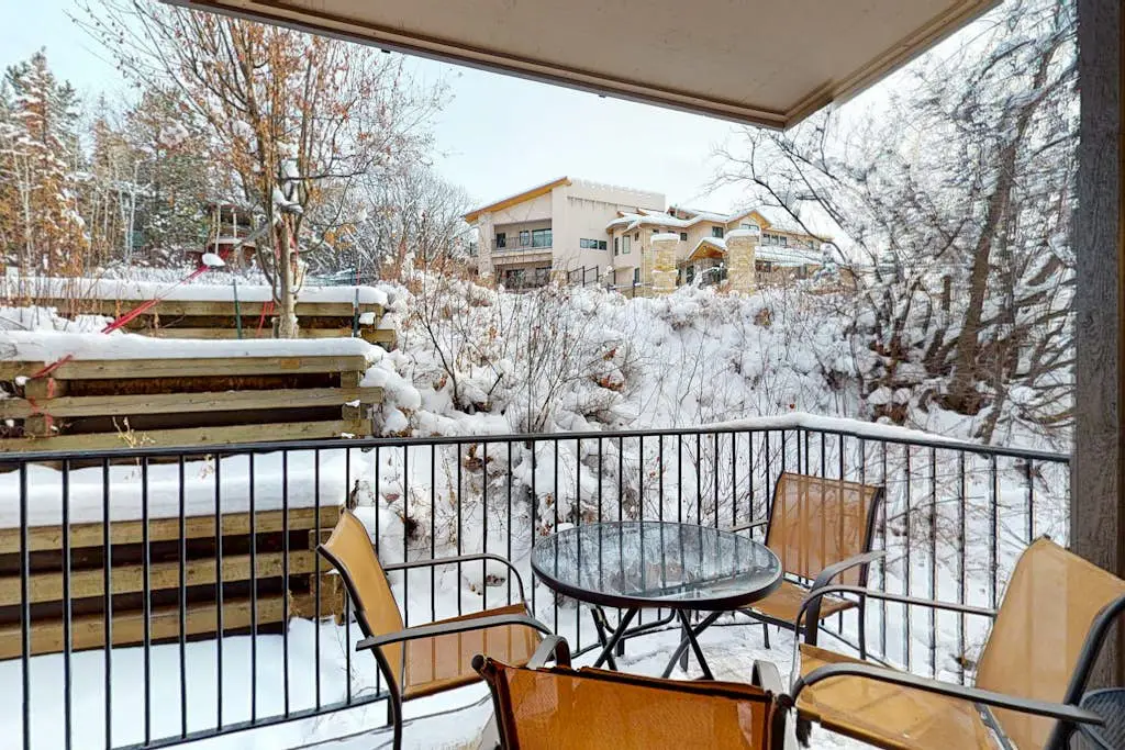 Ski Inn 324