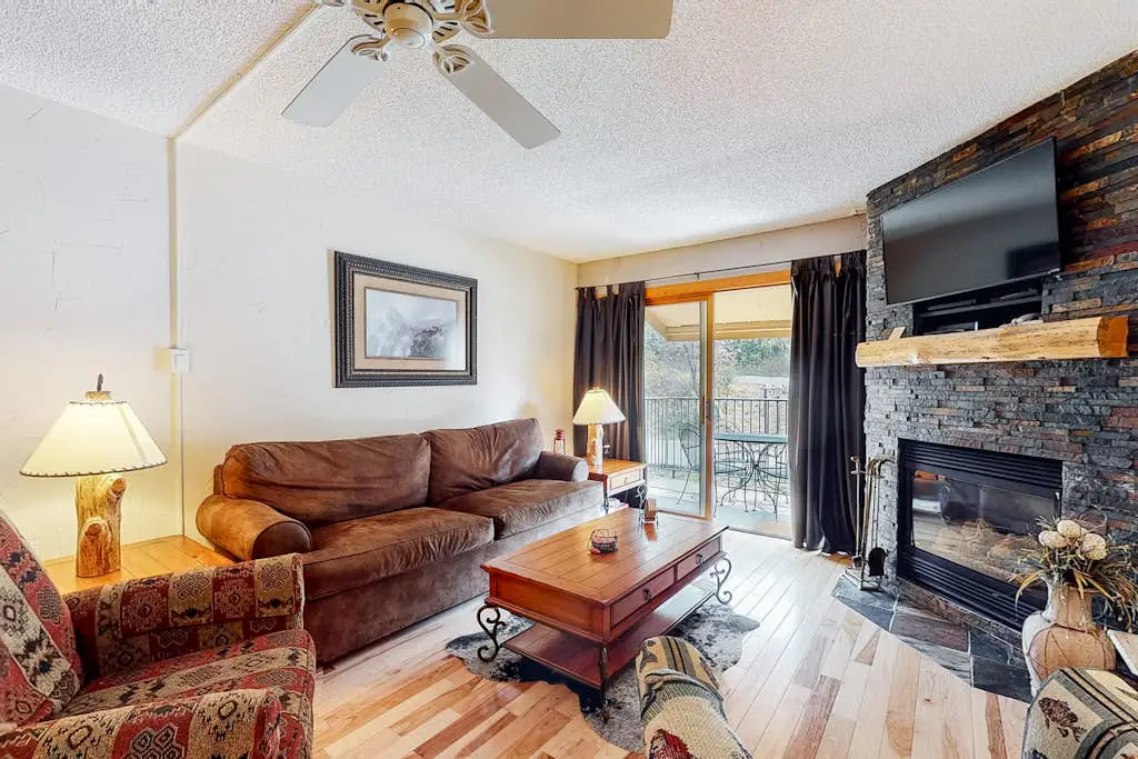 Ski Inn 335