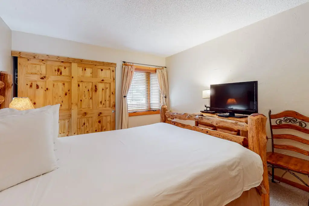 Ski Inn 335