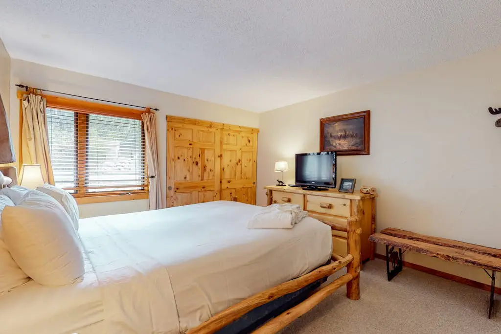Ski Inn 335