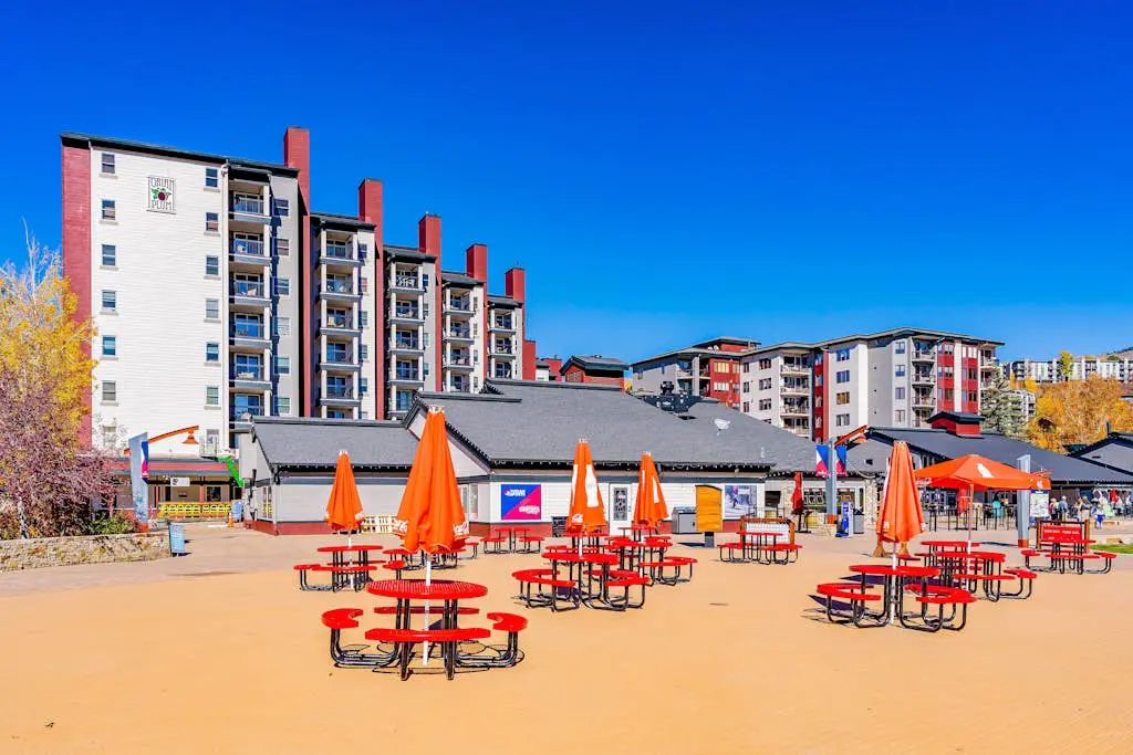 Torian Plum Plaza 403