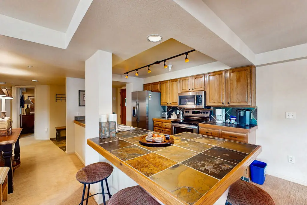 Torian Plum Plaza 403