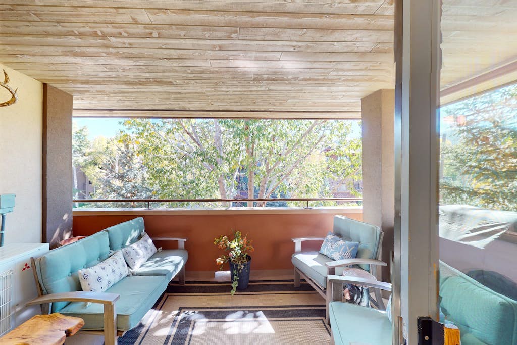 Top-Floor Mountain Area Condo w/ Balcony, Gas Grill, Shared Heated Pool & Spa
