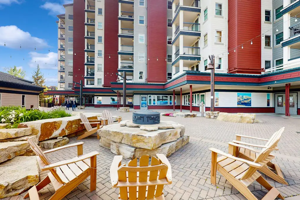 Torian Plum Plaza 305