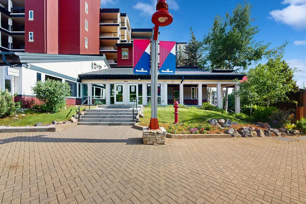 Torian Plum Plaza 305