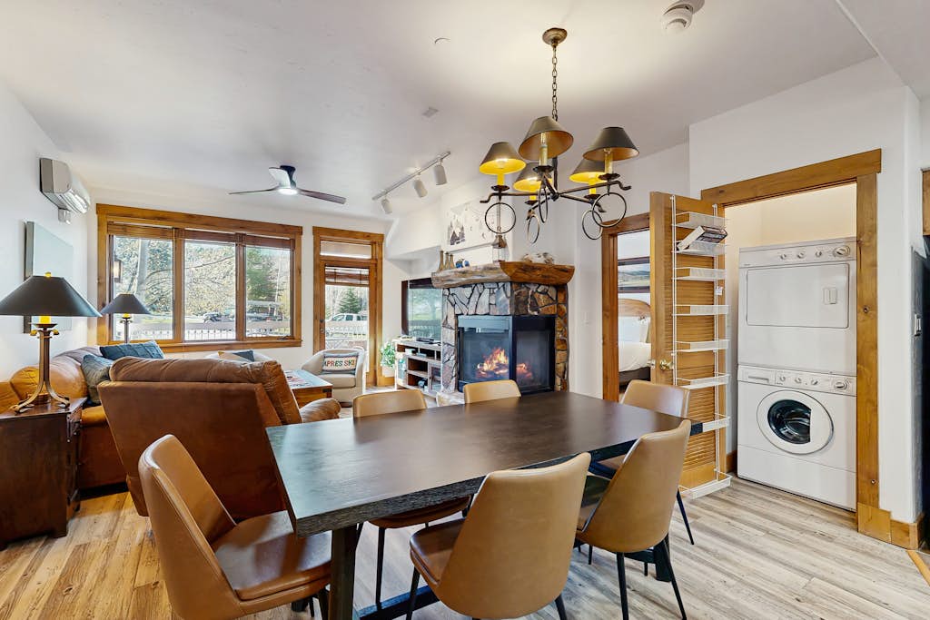 Condo in Steamboat Springs w/balcony, shared pool & hot tub