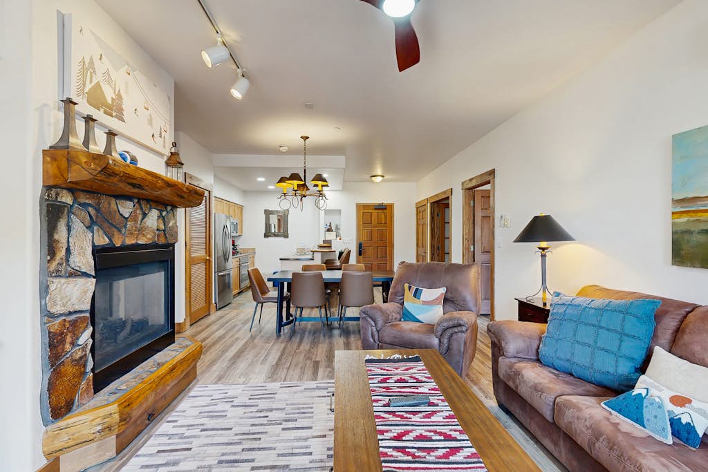 Condo in Steamboat Springs w/balcony, shared pool & hot tub