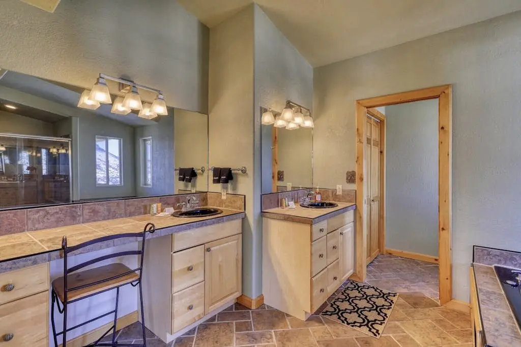 Mountain Views Retreat