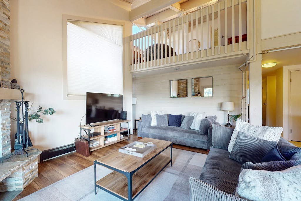Stunning Mountain-View Snowmass Condo with Pool, Hot Tub, & Sauna Ac