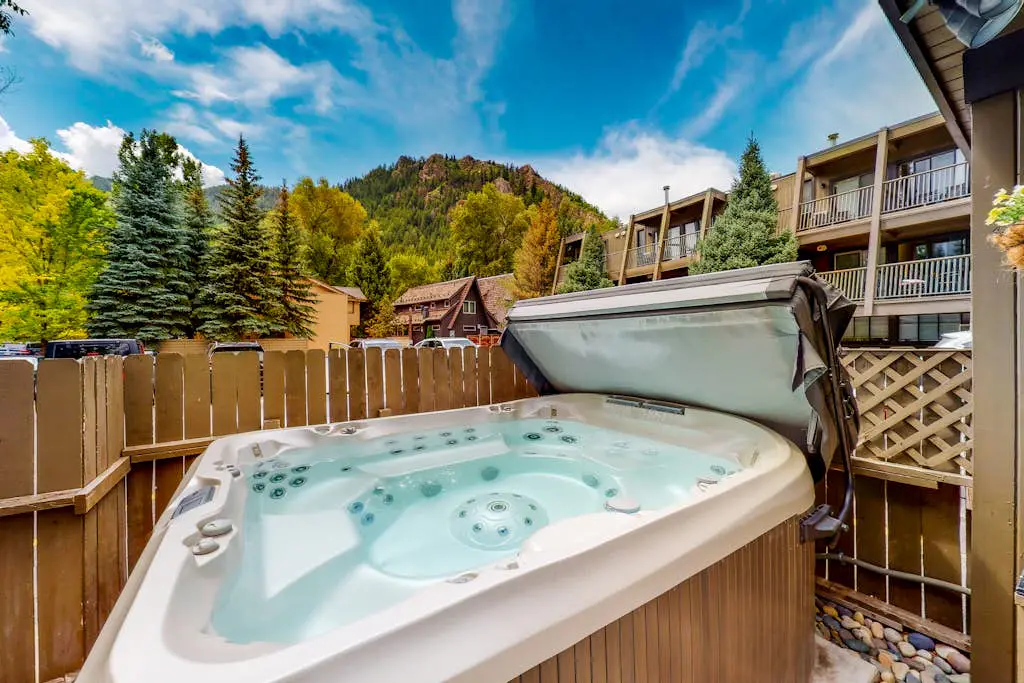 Aspen Mountain Lodge 206