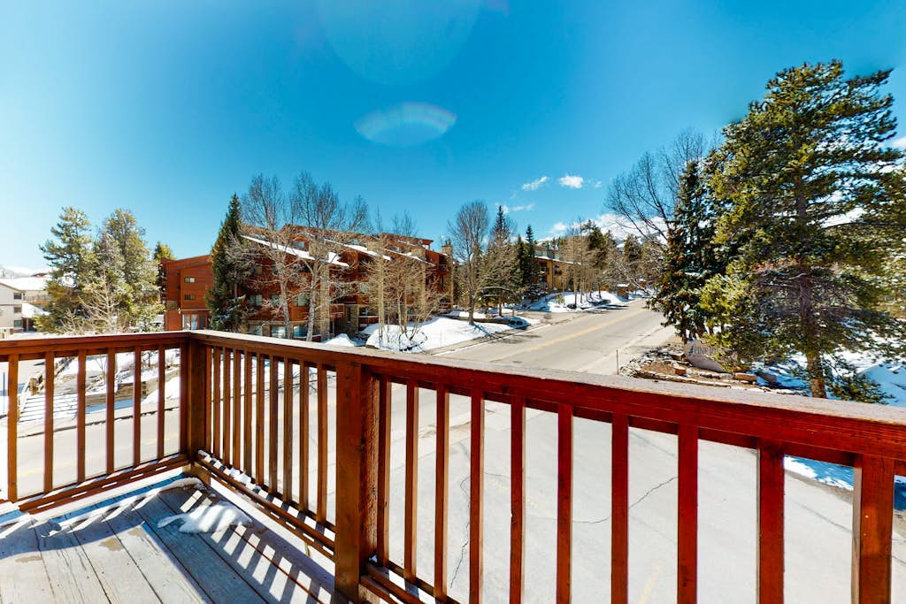 Inviting ski-in/out condo with hot tubs, fireplace, & gym