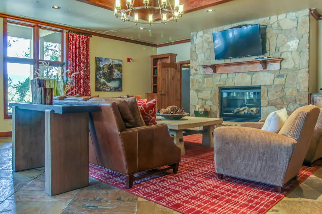 Romance at Riverbends' Snowflake Lift Studio Space with 1 and a half bathrooms