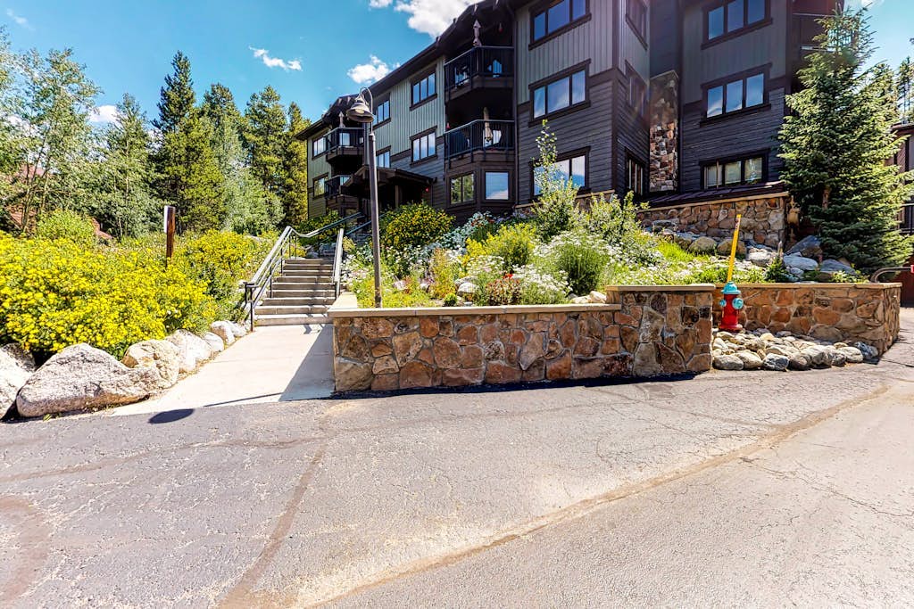 Beautiful and Secluded Mountain Home w/ Access to Shared Amenities