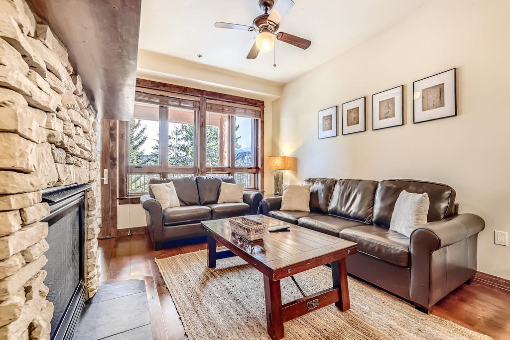 Ski-in/out retreat with large balcony, pool, hot tub, gym & game room