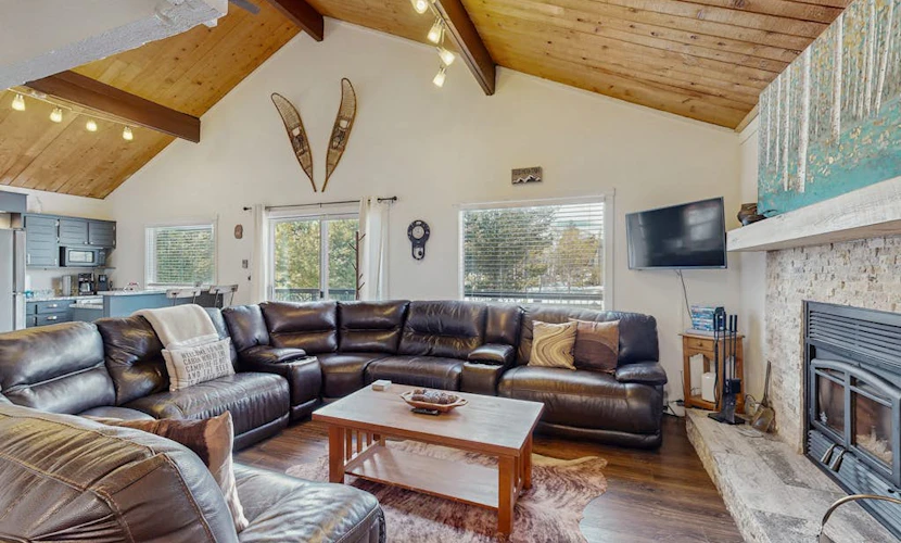 Family-friendly mountain cabin with fire pit and snow mobile parking