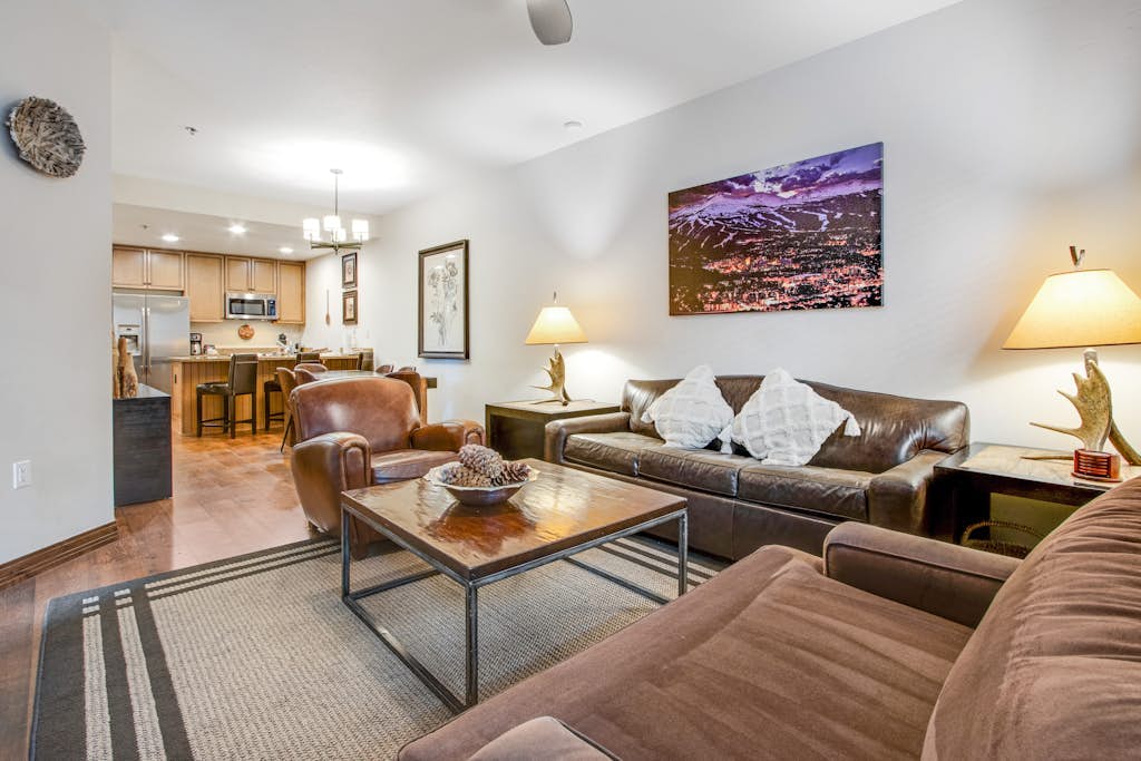 Lovely Breckenridge condo with fireplace & resort amenities