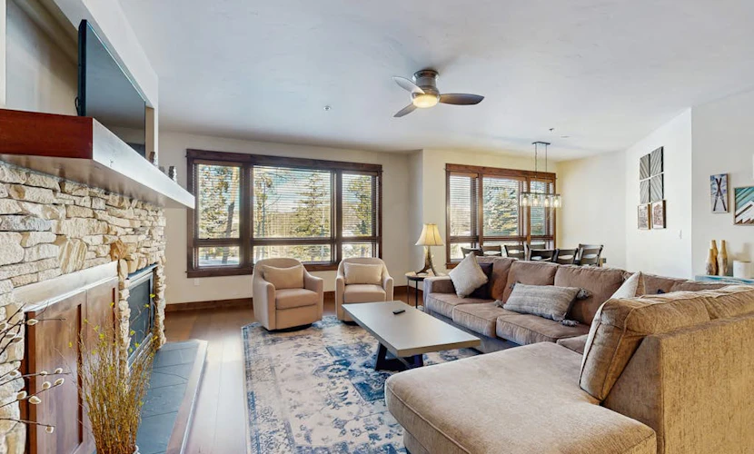 Large ski-in/ski-out Breckenridge condo - walk to Snowflake lift & downtown