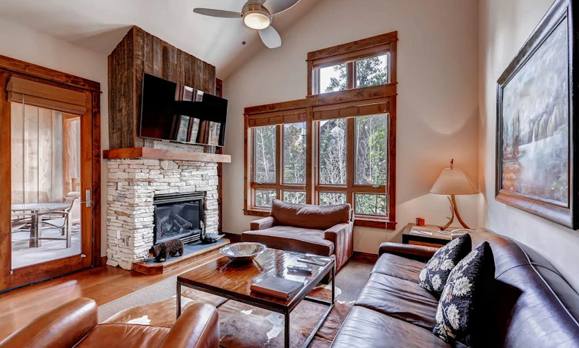 Ski-in/out condo near downtown with 3 hot tubs, pool, gym & game room