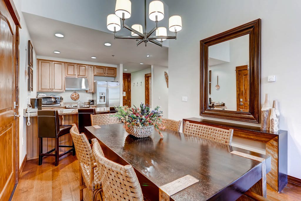 Ski-in/out condo near downtown with 3 hot tubs, pool, gym & game room