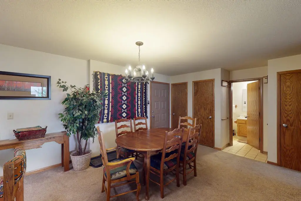 Snowdance Manor 205