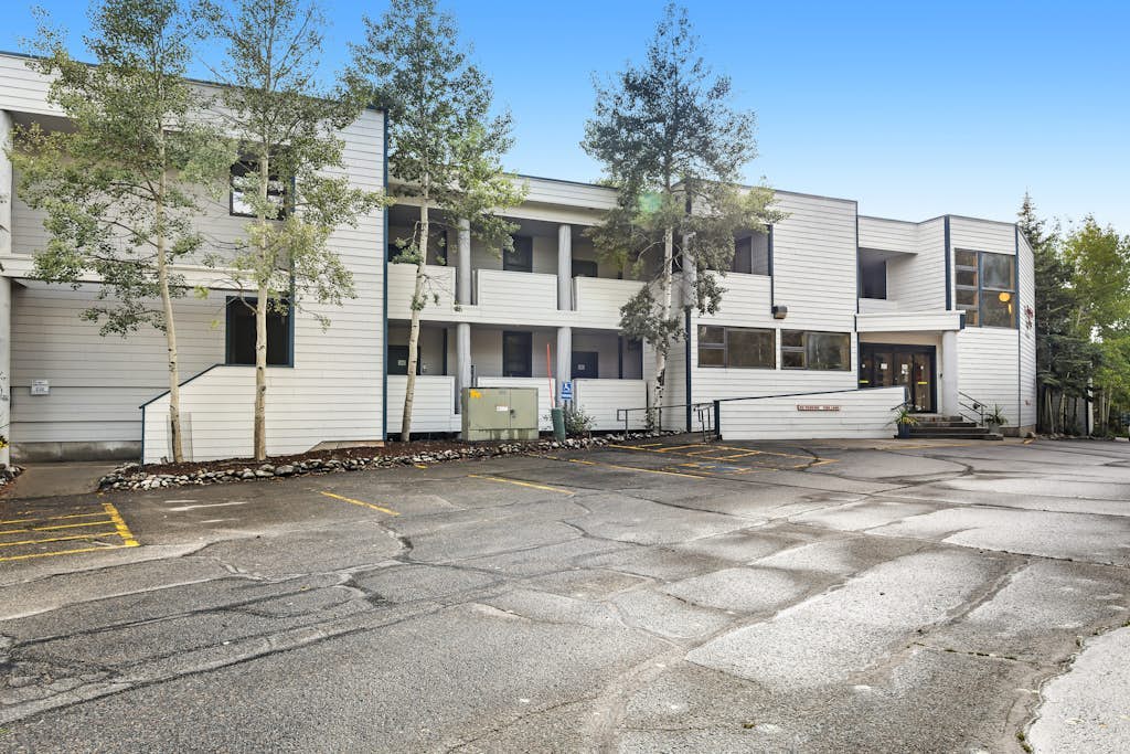 Condo in the Heart of River Run Village, with Jet Tub & Mountain Views