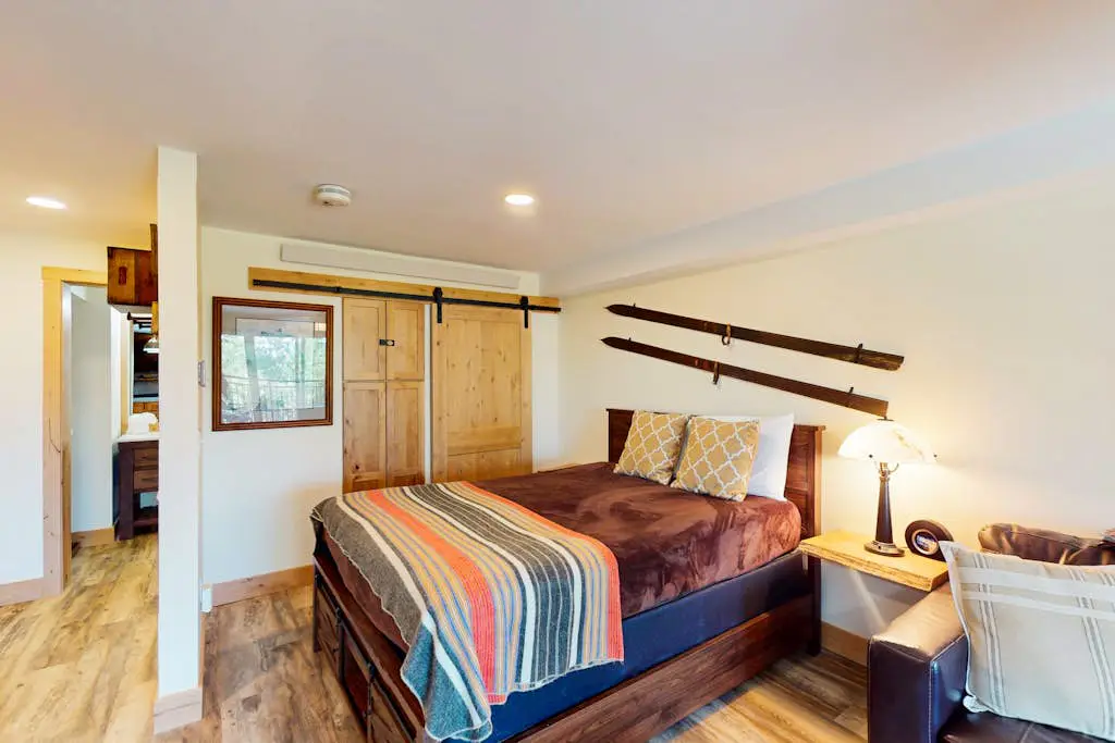 Scandinavian Lodge 104