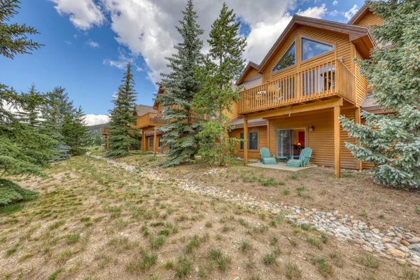 Large Condo with Ski Area Views, Shared Hot Tub - Walk to the Slopes